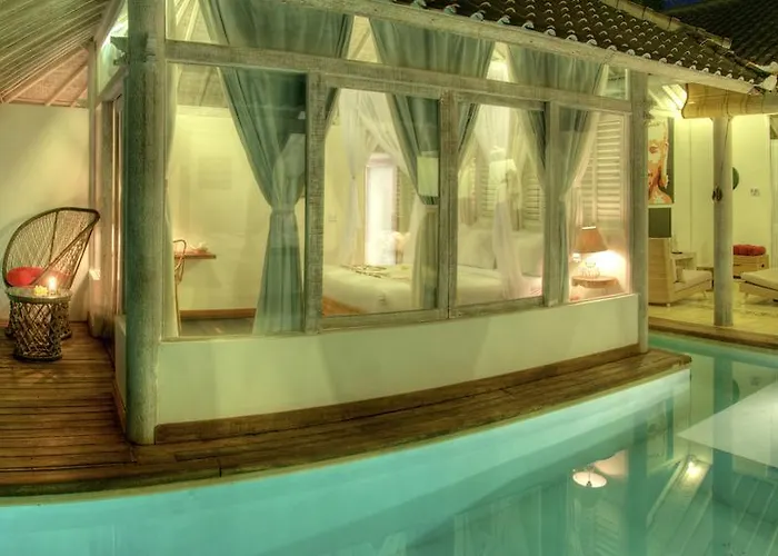 Laksmana Hideaway 2 - Surrounded By Water- 2bd With Fantastic Pool! *