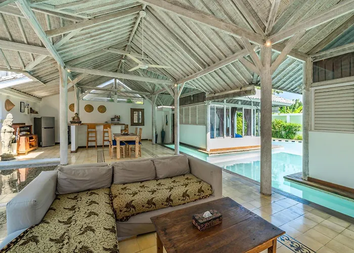 Laksmana Hideaway 2 - Surrounded By Water- 2bd With Fantastic Pool!