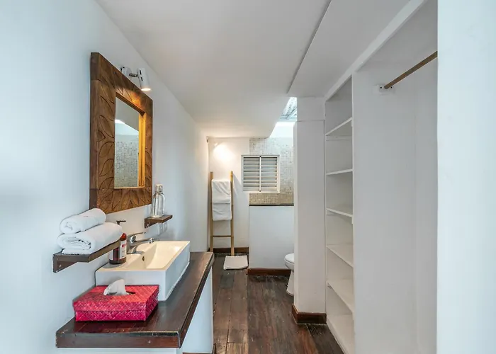 Laksmana Hideaway 2 - Surrounded By Water- 2bd With Fantastic Pool!