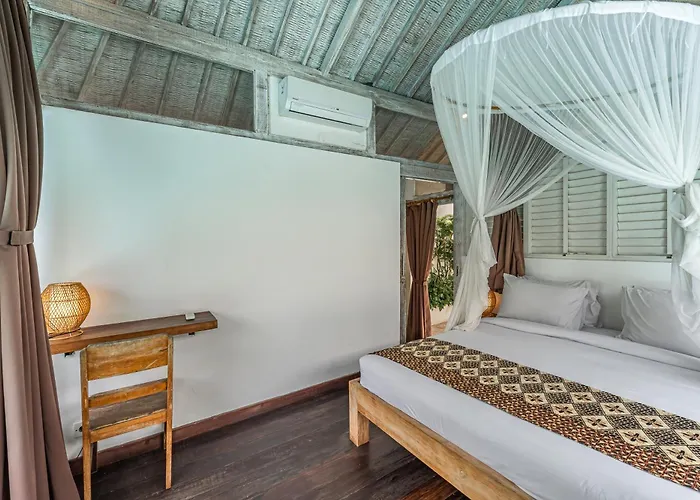 Laksmana Hideaway 2 - Surrounded By Water- 2bd With Fantastic Pool!
