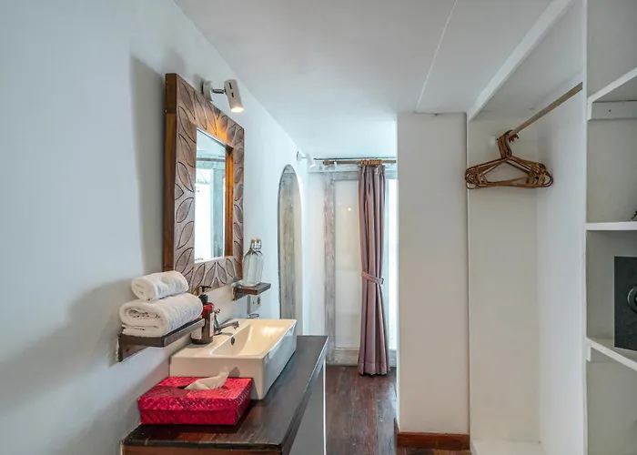 Laksmana Hideaway 2 - Surrounded By Water- 2bd With Fantastic Pool! *