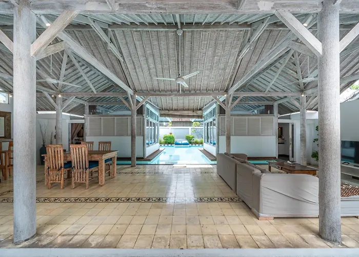 Laksmana Hideaway 2 - Surrounded By Water- 2bd With Fantastic Pool! Villa *