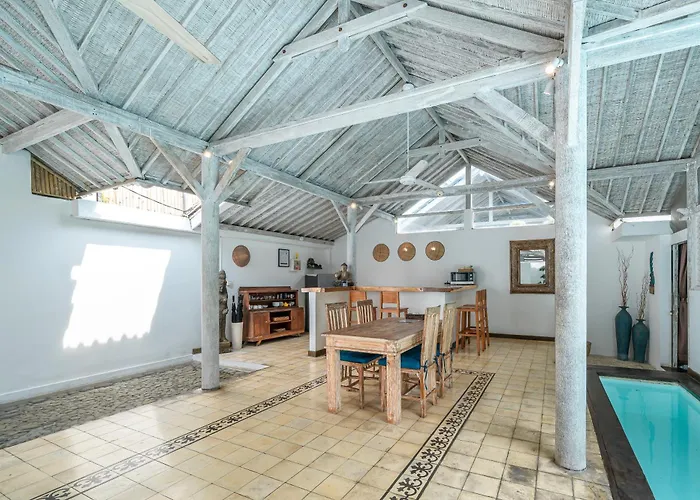 Laksmana Hideaway 2 - Surrounded By Water- 2bd With Fantastic Pool! Villa