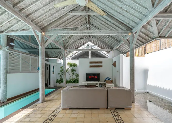 Villa Laksmana Hideaway 2 - Surrounded By Water- 2bd With Fantastic Pool!
