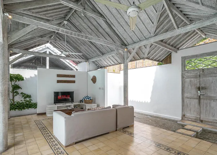 Villa Laksmana Hideaway 2 - Surrounded By Water- 2bd With Fantastic Pool!